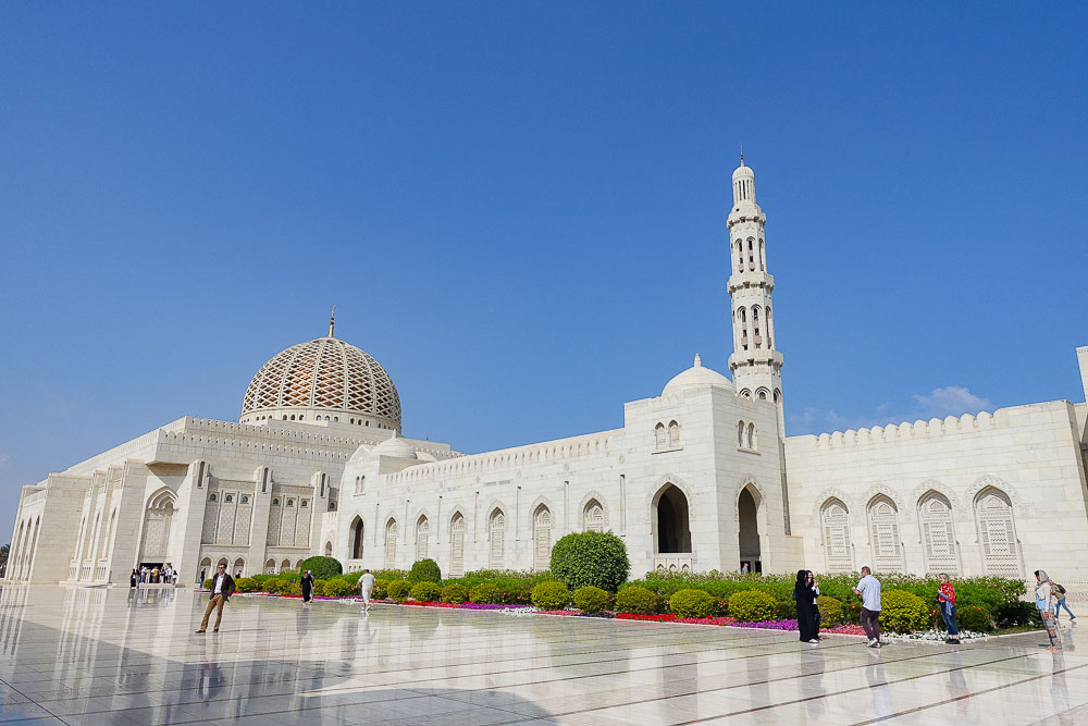 Sultan Qaboos Grand Mosque Adventure & solo female travel blog