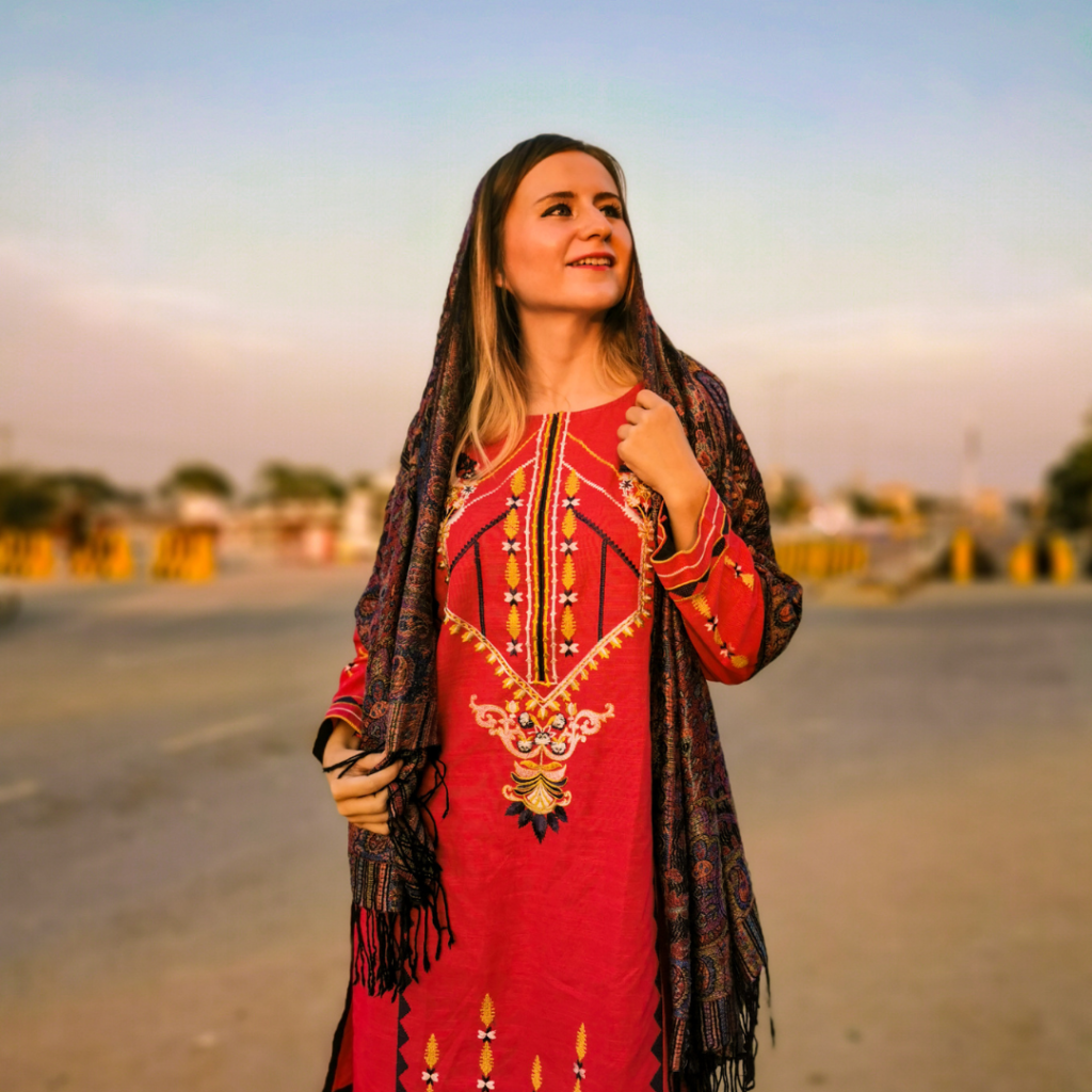 Foreign girl in Pakistani dress at Wagah Border, Pakistan.